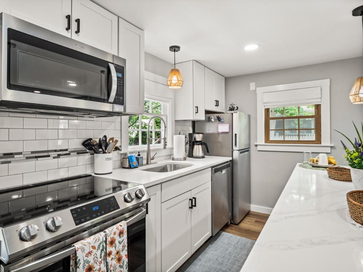 Cape Cod Cottage, Near Beach, Hot Tub, Ac, Dog Friendly Yarmouth Port Zewnętrze zdjęcie